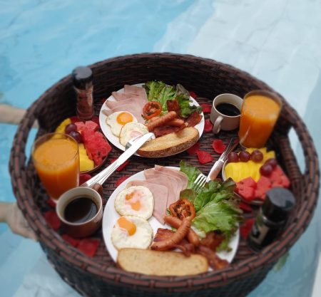 Floating Breakfast Package